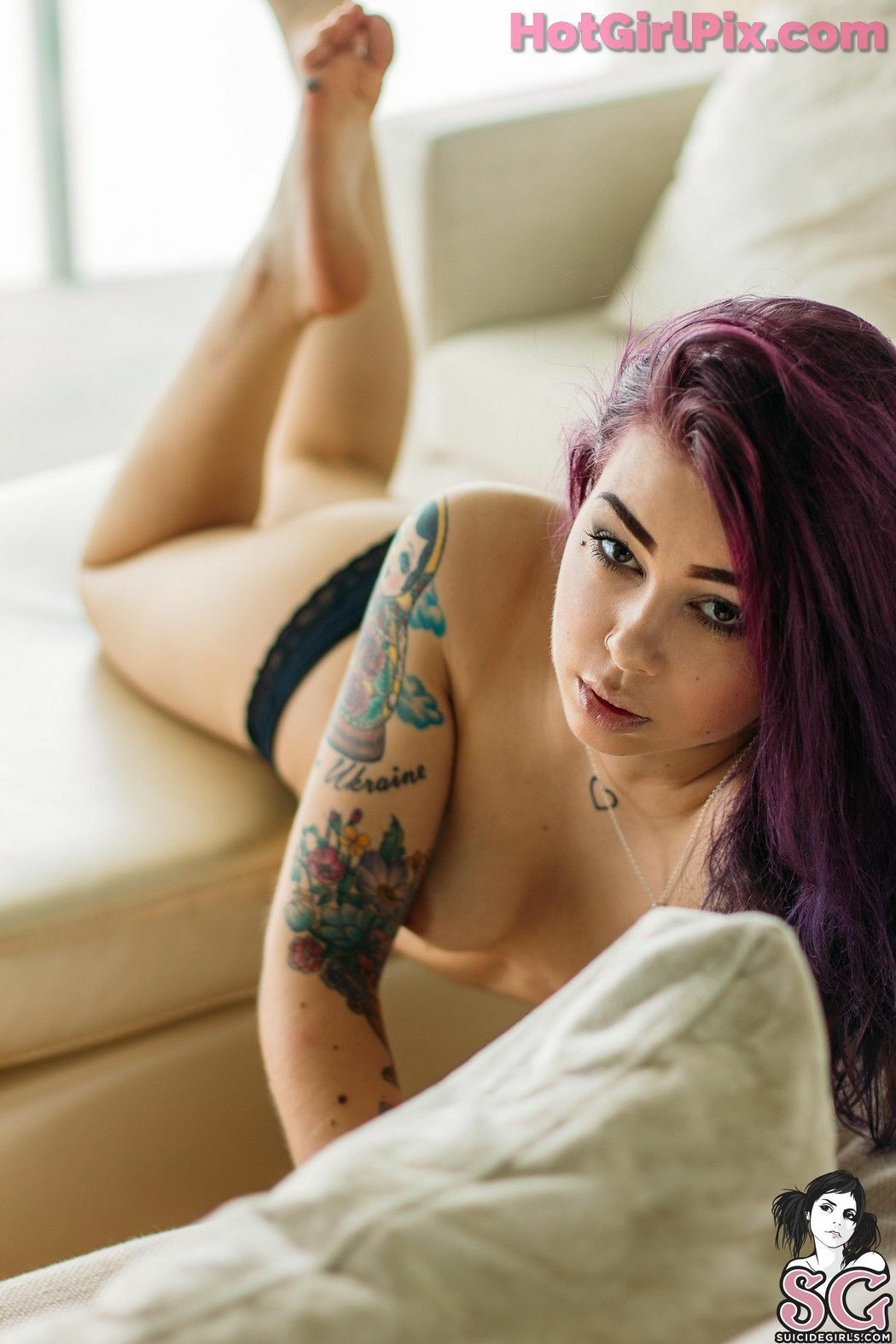 [Suicide Girls] Plum - Goth Wino