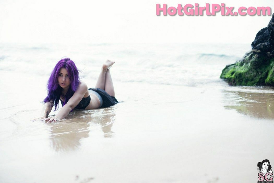 [Suicide Girls] Plum - Winterfell