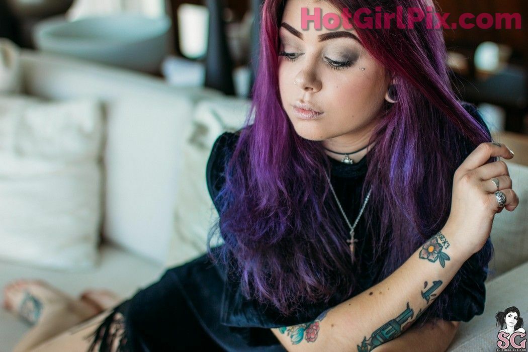 [Suicide Girls] Plum - Goth Wino