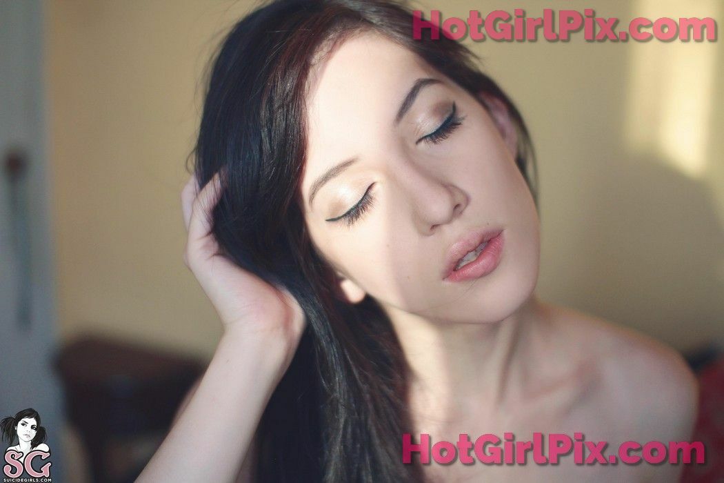 [Suicide Girls] Porcelinna - Beautiful Agony