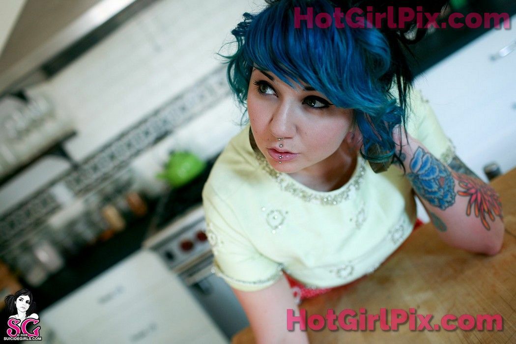 [Suicide Girls] Quinne - Domesticated