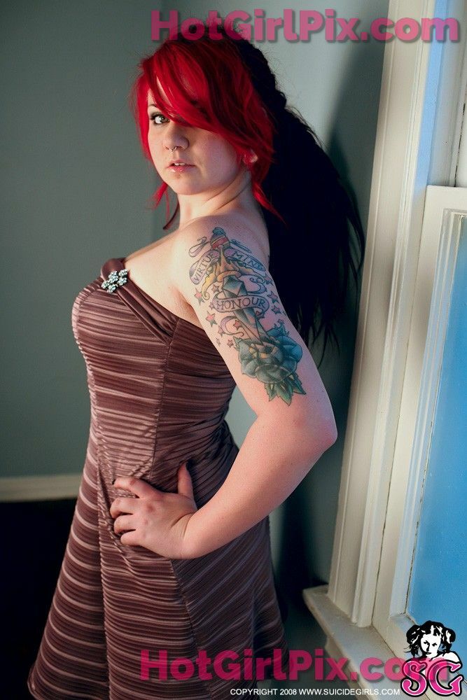 [Suicide Girls] Quinne - Blue View