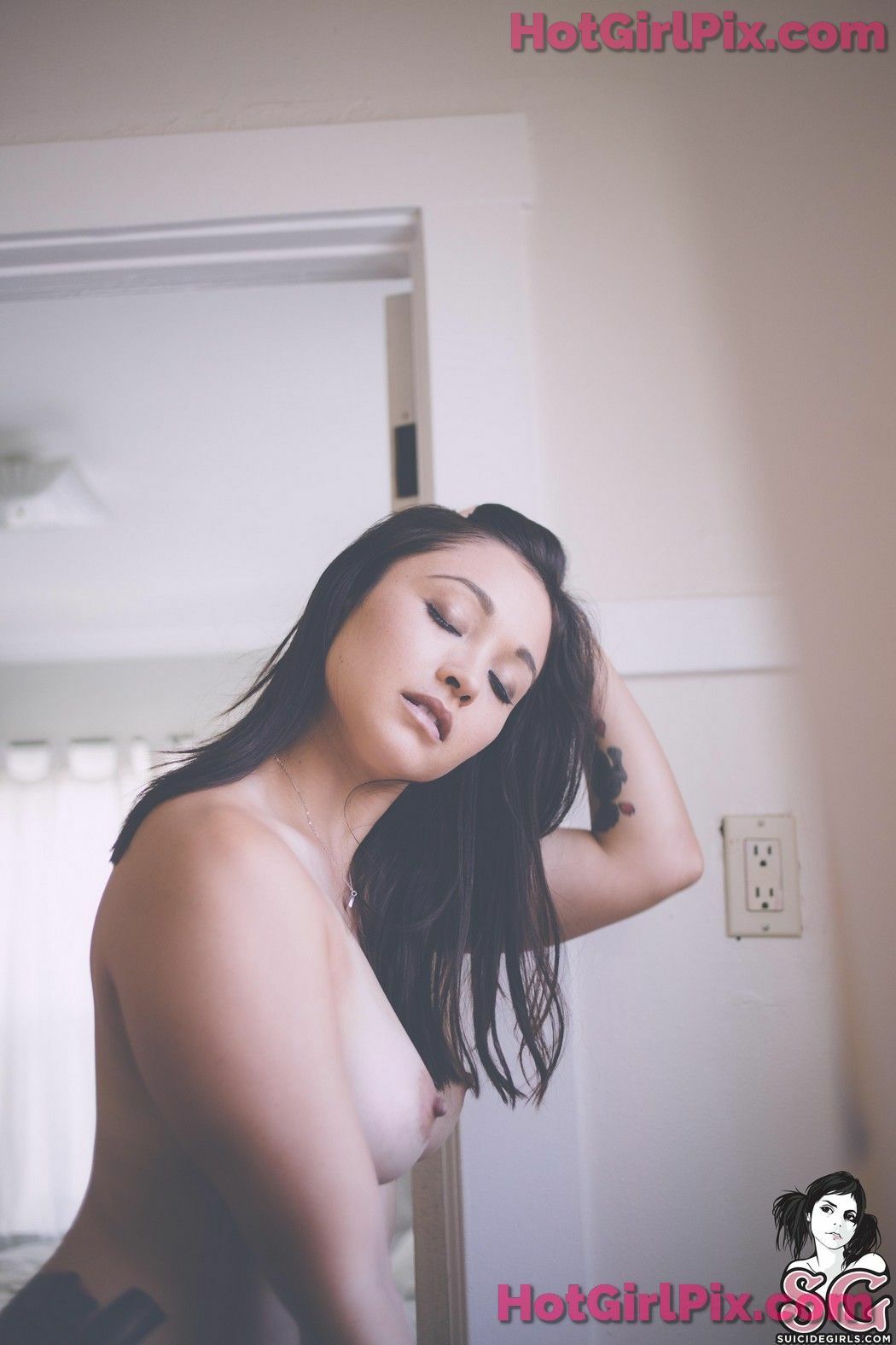[Suicide Girls] Qinn - Vienna