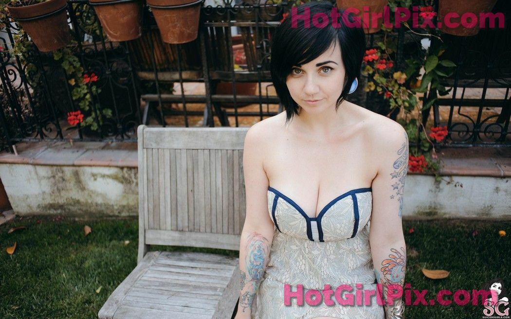 [Suicide Girls] Quinne - Collecting Freckles