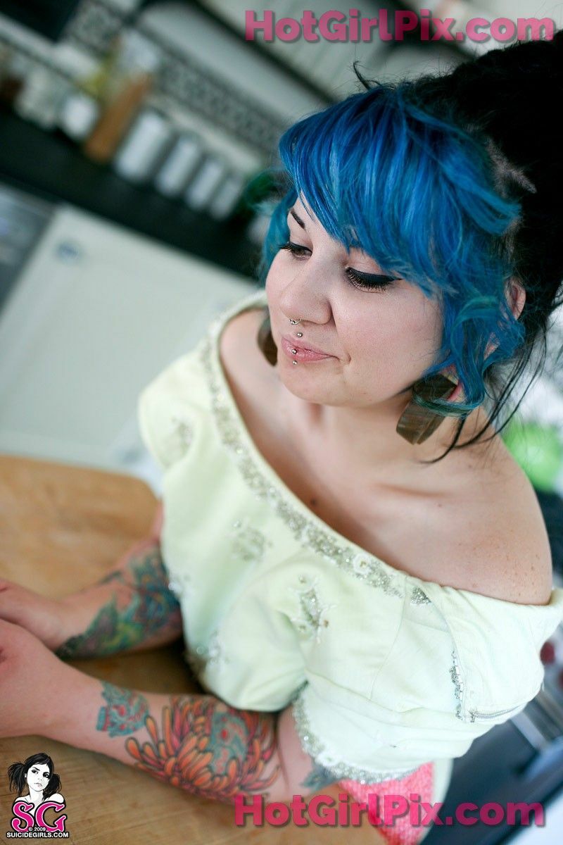 [Suicide Girls] Quinne - Domesticated