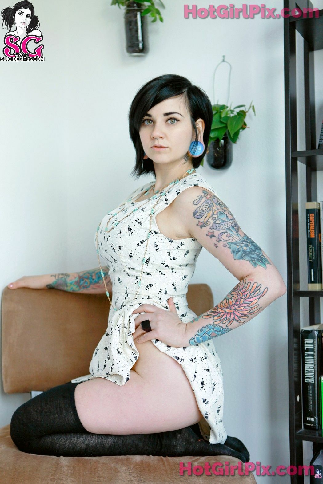 [Suicide Girls] Quinne - Amorous