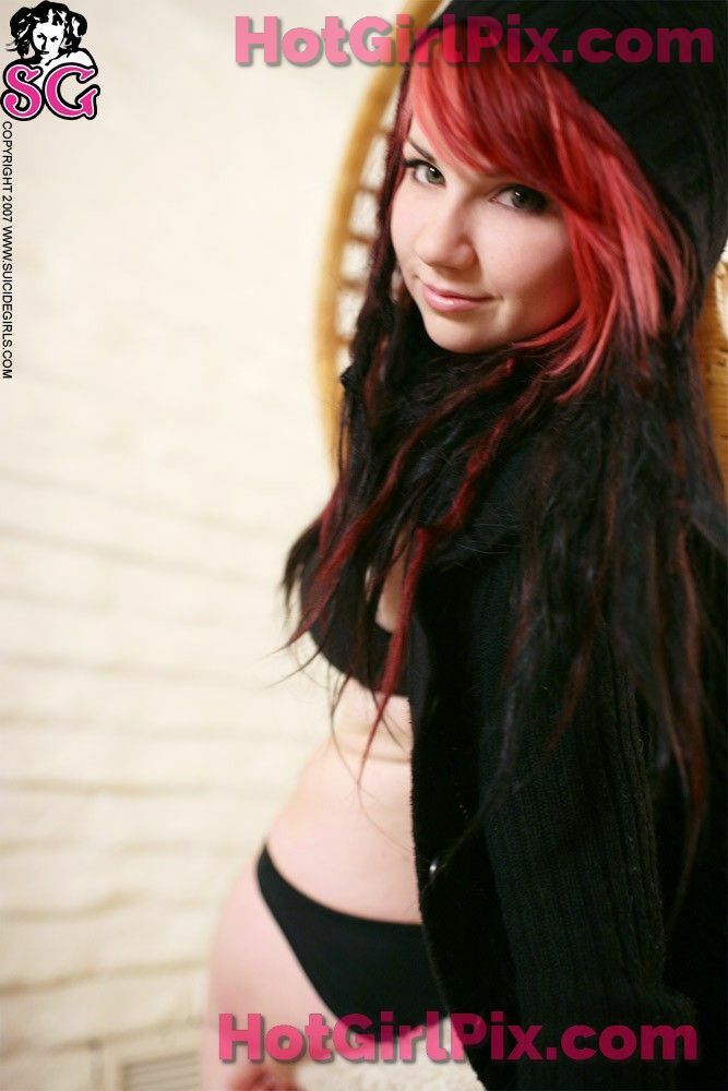 [Suicide Girls] Quinne - Bamboo Chair