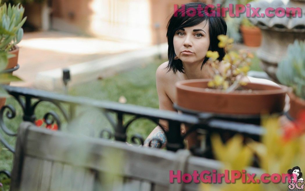[Suicide Girls] Quinne - Collecting Freckles