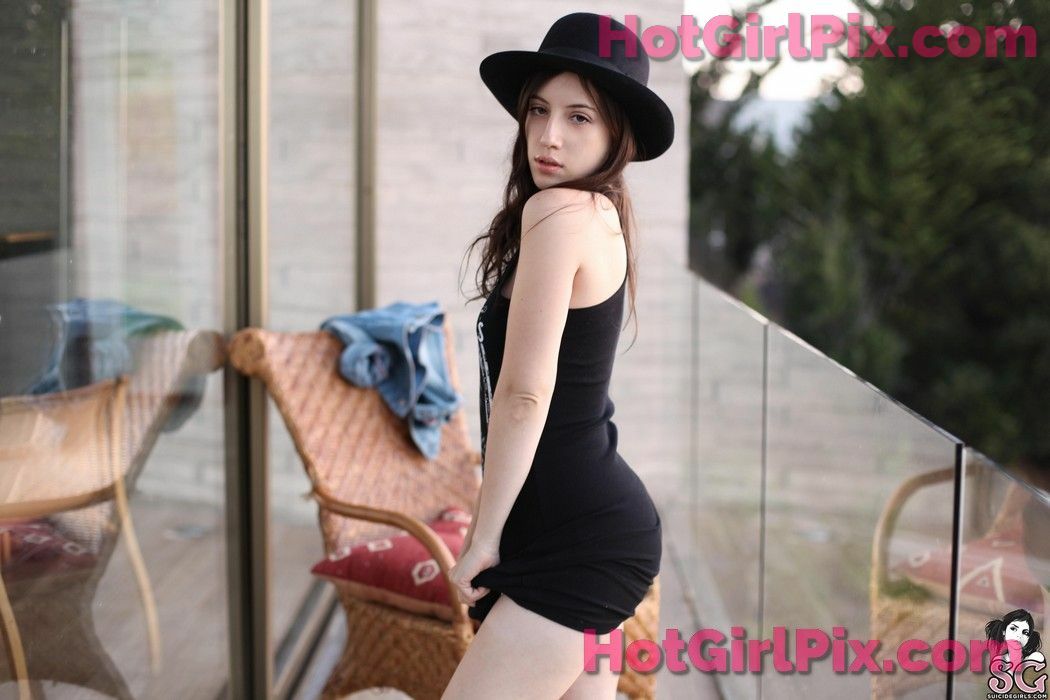 [Suicide Girls] Porcelinna - Bewitched