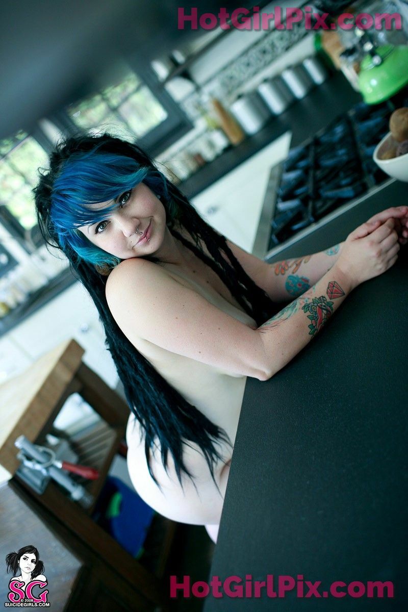 [Suicide Girls] Quinne - Domesticated