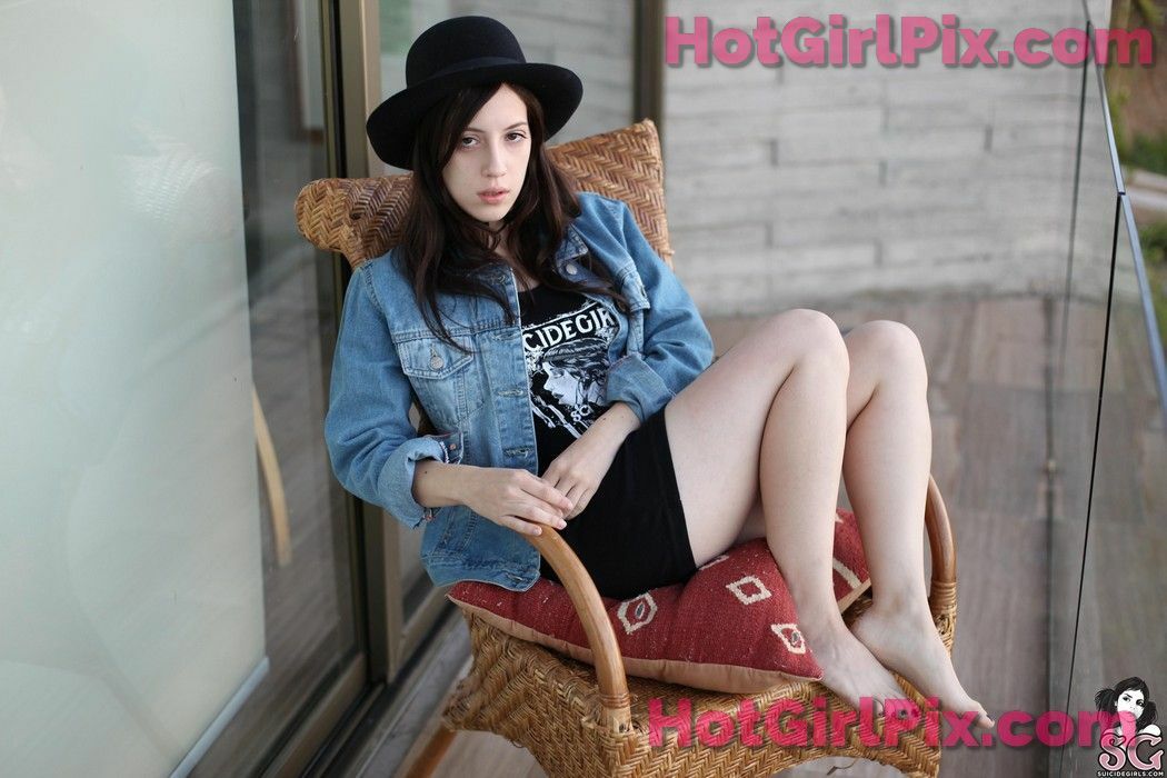 [Suicide Girls] Porcelinna - Bewitched