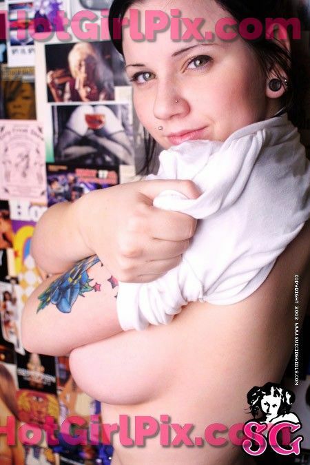 [Suicide Girls] Quinne - Collage