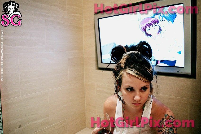 [Suicide Girls] Quinne - Drenched Cover Photo