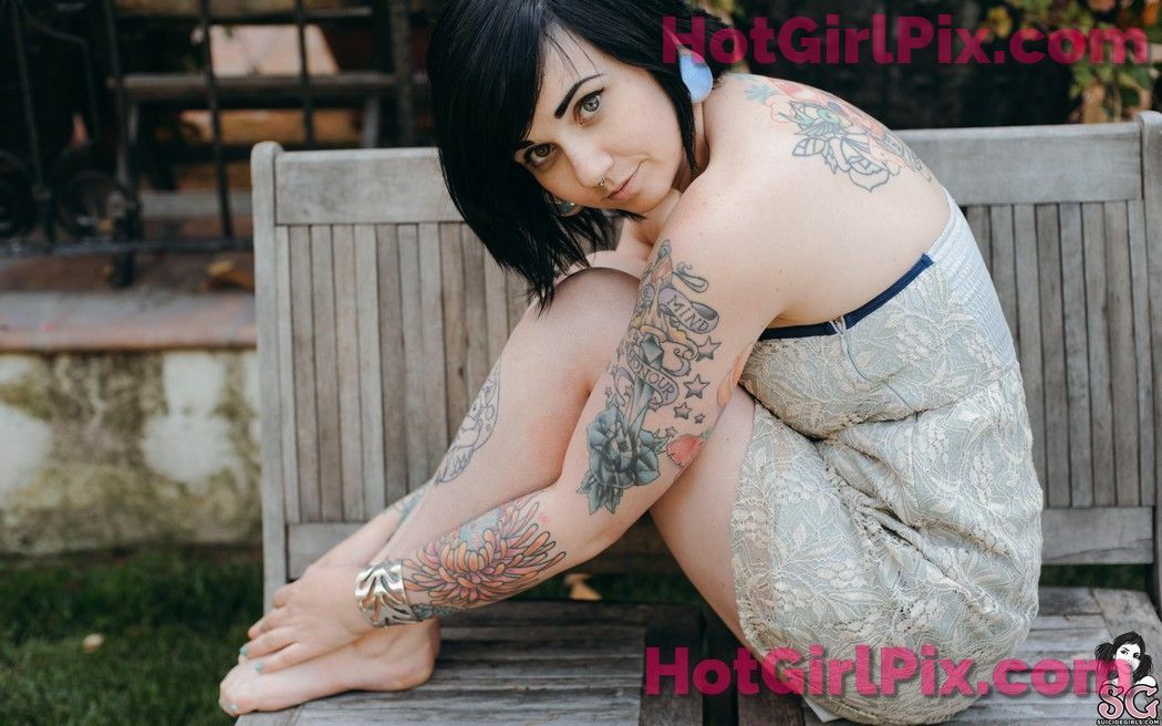 [Suicide Girls] Quinne - Collecting Freckles