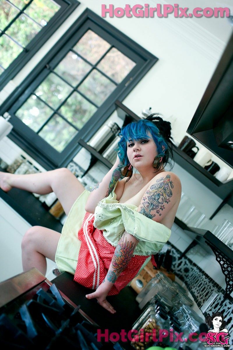 [Suicide Girls] Quinne - Domesticated