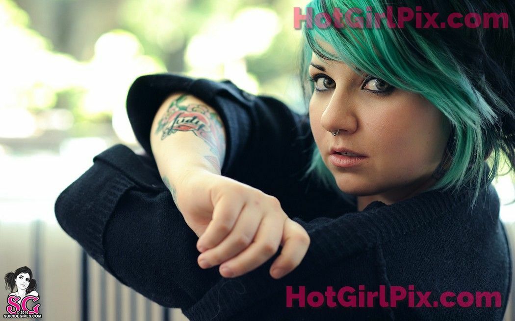 [Suicide Girls] Quinne - Dappled