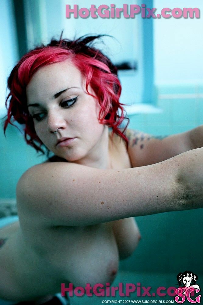 [Suicide Girls] Quinne - Agent Provocateur