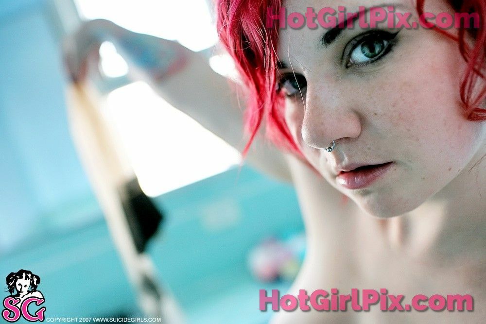 [Suicide Girls] Quinne - Agent Provocateur