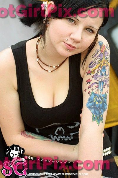 [Suicide Girls] Quinne - In the Sun Cover Photo