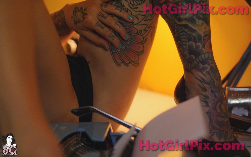 [Suicide Girls] Radeo - Confidential Report