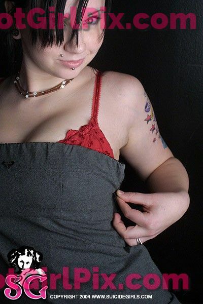 [Suicide Girls] Quinne - Grey Dress