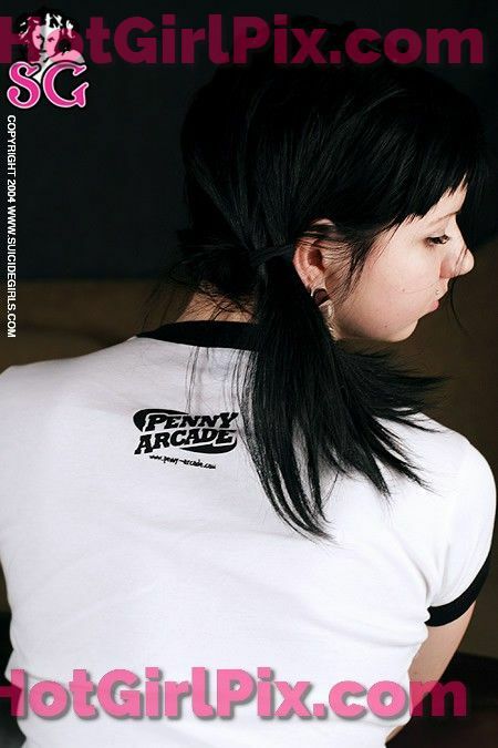 [Suicide Girls] Quinne - Penny Arcade
