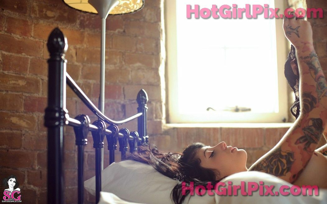 [Suicide Girls] Radeo - Solitary