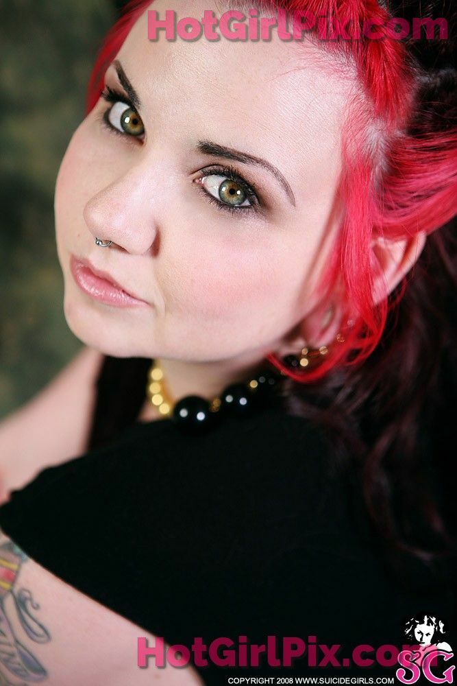 [Suicide Girls] Quinne - The Shrine