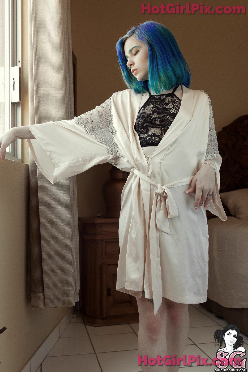 [Suicide Girls] Ramen - Silk Dreams