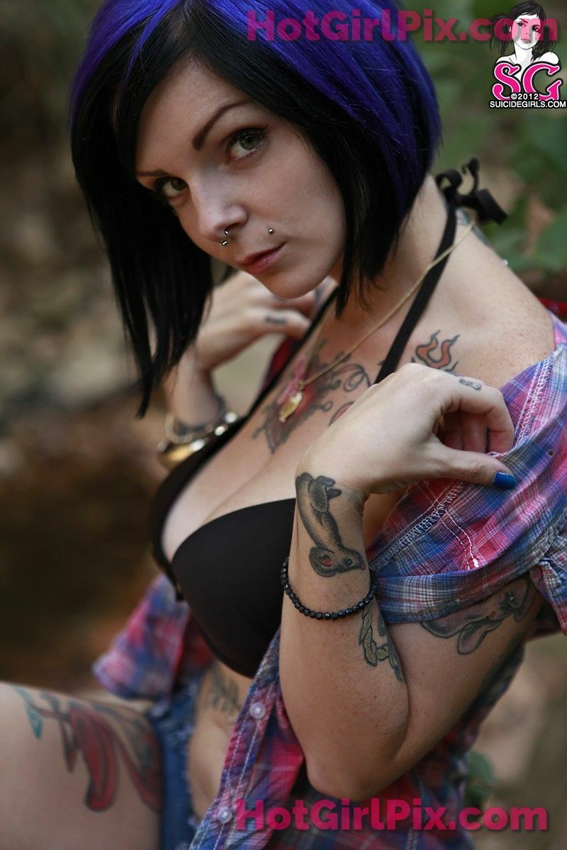 [Suicide Girls] Riae - Free As A Bird