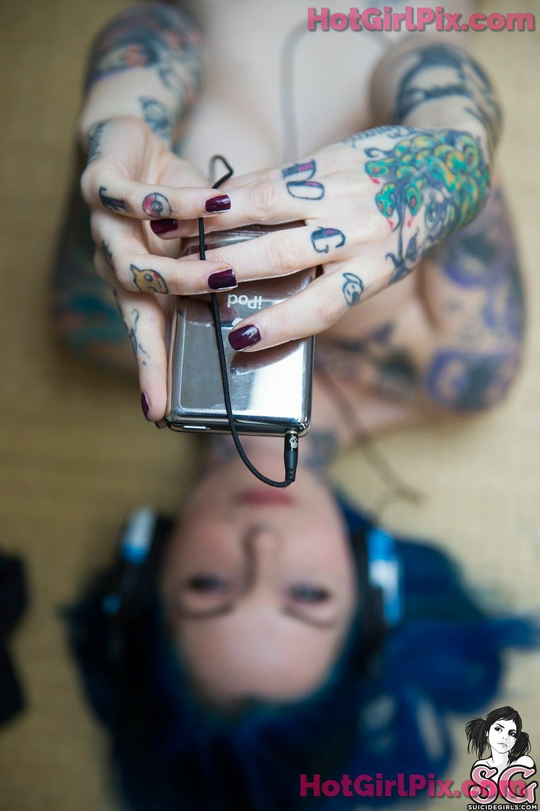[Suicide Girls] Riae - Let the Music Play