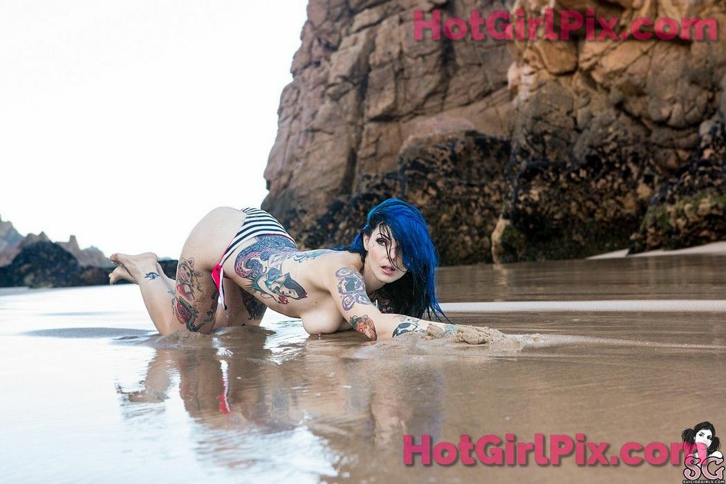 [Suicide Girls] Riae - Rising From the Waves