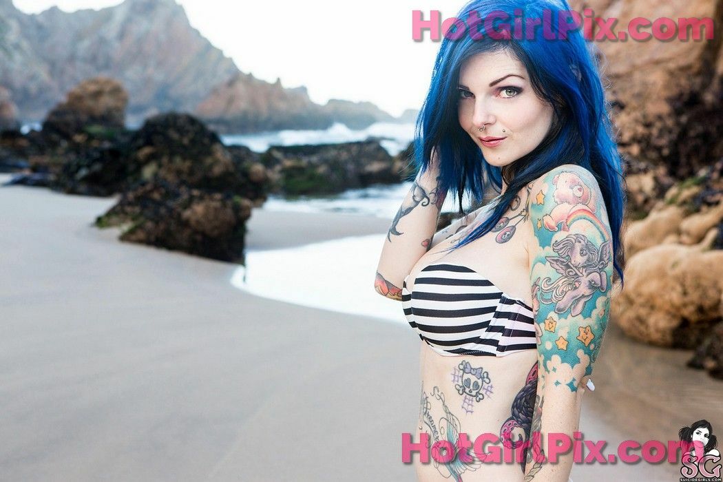 [Suicide Girls] Riae - Rising From the Waves