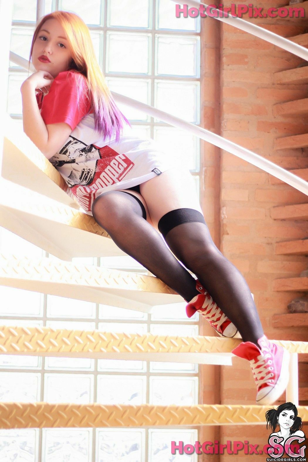[Suicide Girls] Rhaegalis - Come to the Red Side