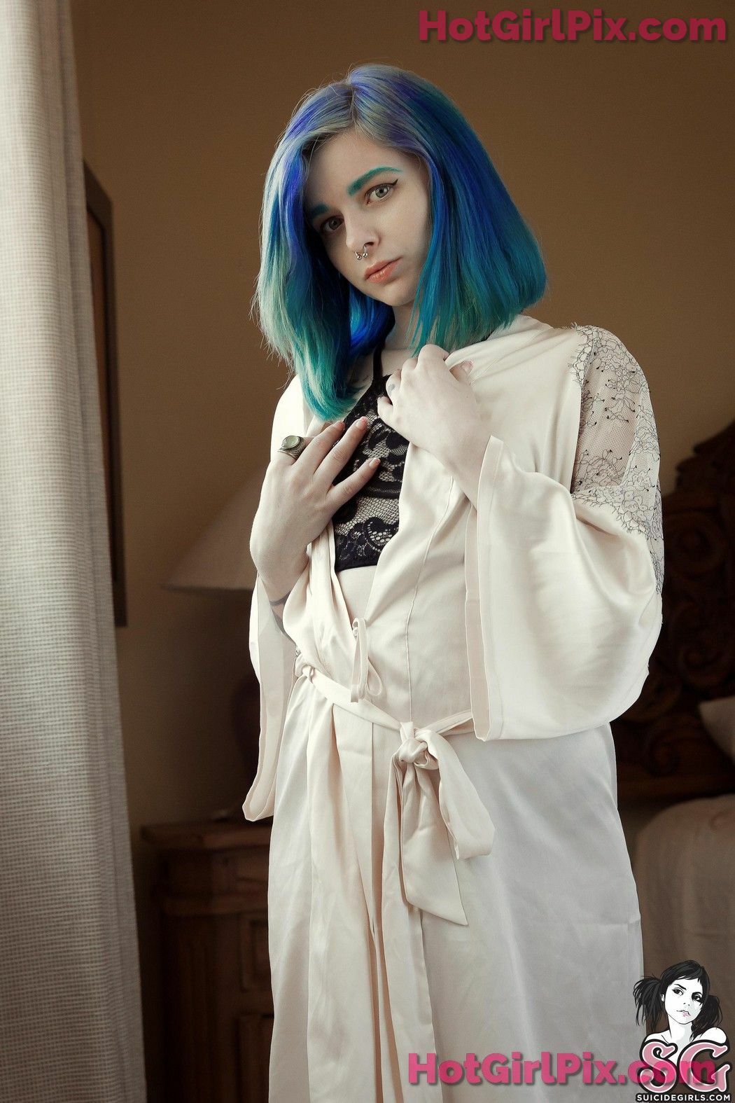 [Suicide Girls] Ramen - Silk Dreams
