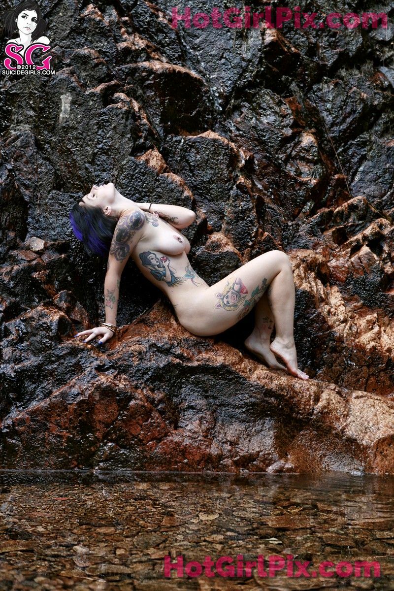 [Suicide Girls] Riae - Free As A Bird