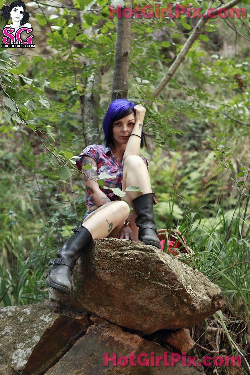 [Suicide Girls] Riae - Free As A Bird Cover Photo