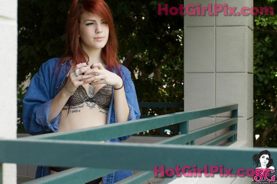 [Suicide Girls] Raleigh - First Cup