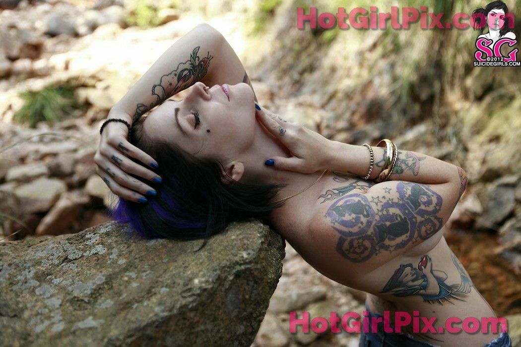 [Suicide Girls] Riae - Free As A Bird