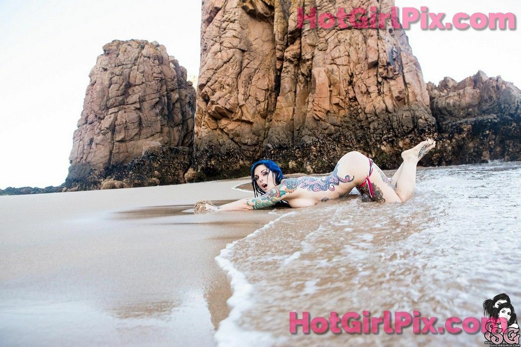 [Suicide Girls] Riae - Rising From the Waves