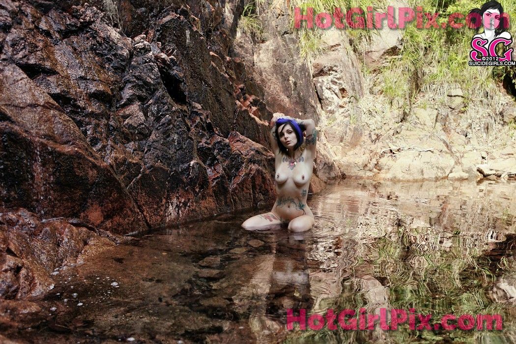 [Suicide Girls] Riae - Free As A Bird