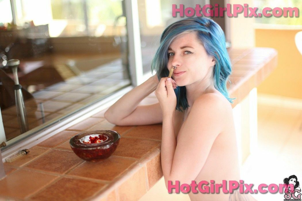 [Suicide Girls] Ramen - Violet Lounge