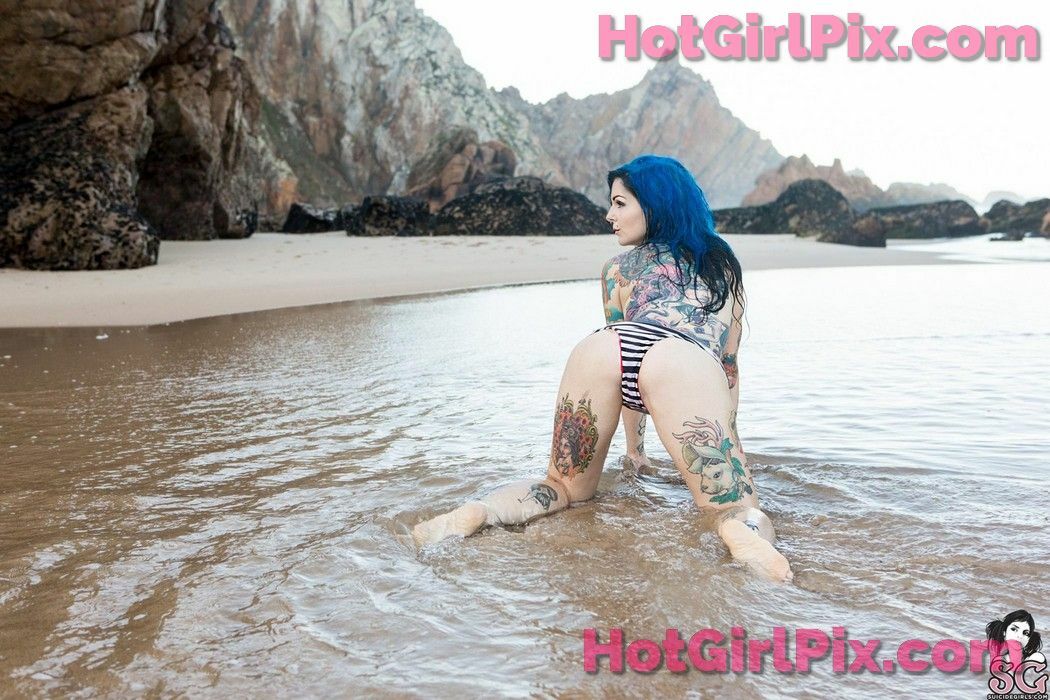 [Suicide Girls] Riae - Rising From the Waves
