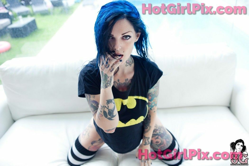 [Suicide Girls] Riae - Be my Hero