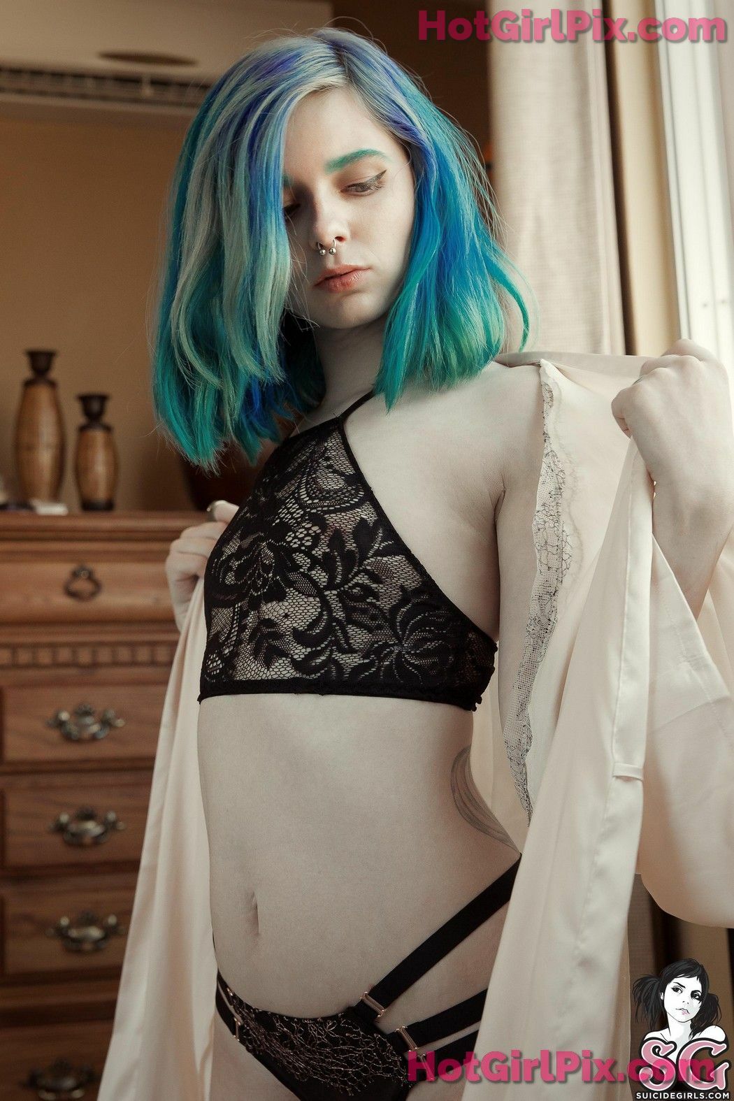 [Suicide Girls] Ramen - Silk Dreams