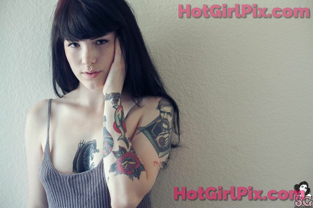 [Suicide Girls] Raleigh - Austere Nature