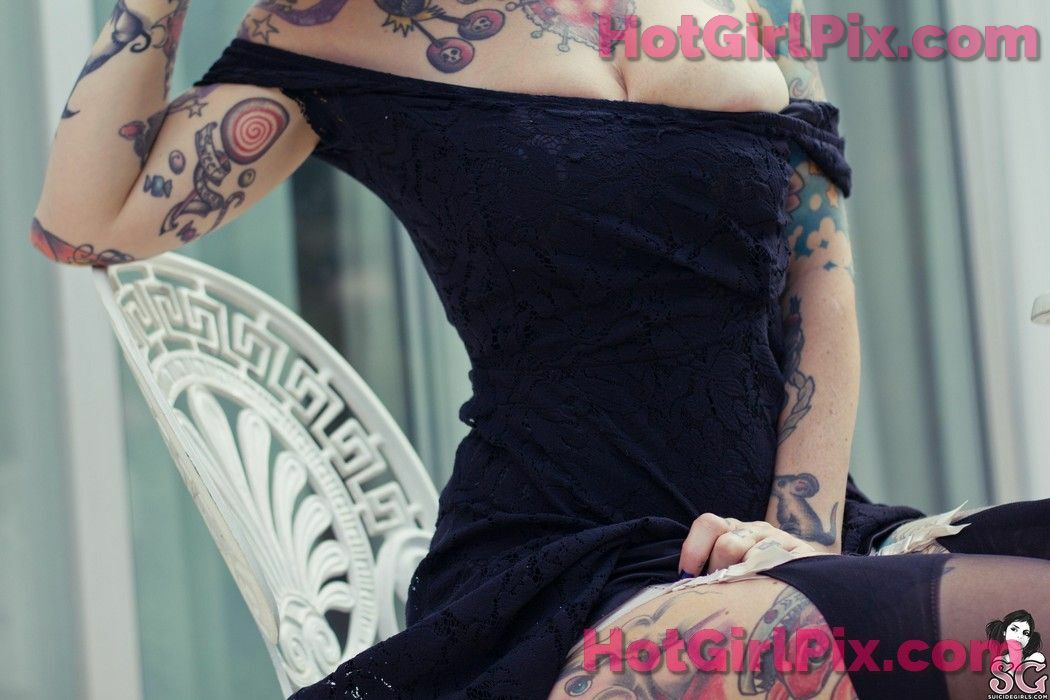 [Suicide Girls] Riae - Hidden Garden