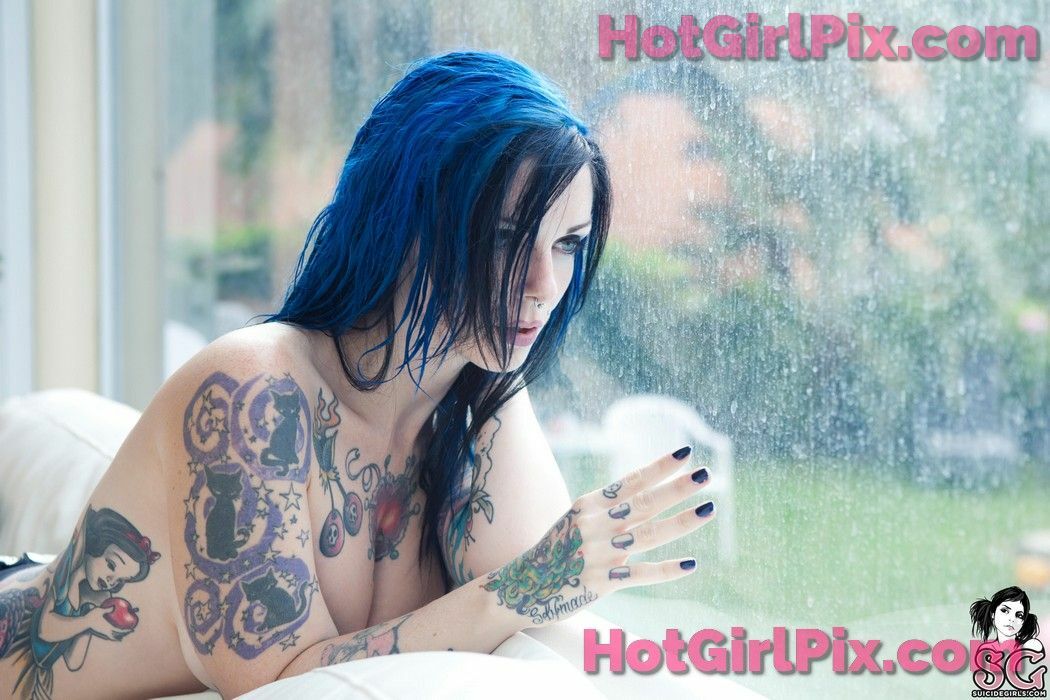 [Suicide Girls] Riae - Be my Hero