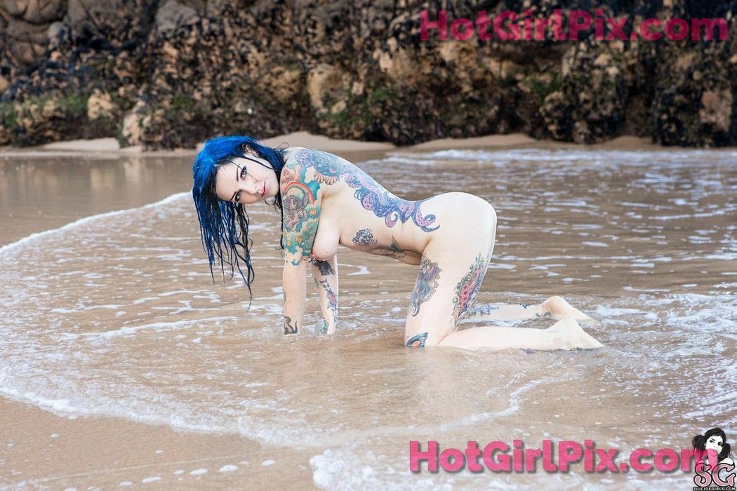 [Suicide Girls] Riae - Rising From the Waves