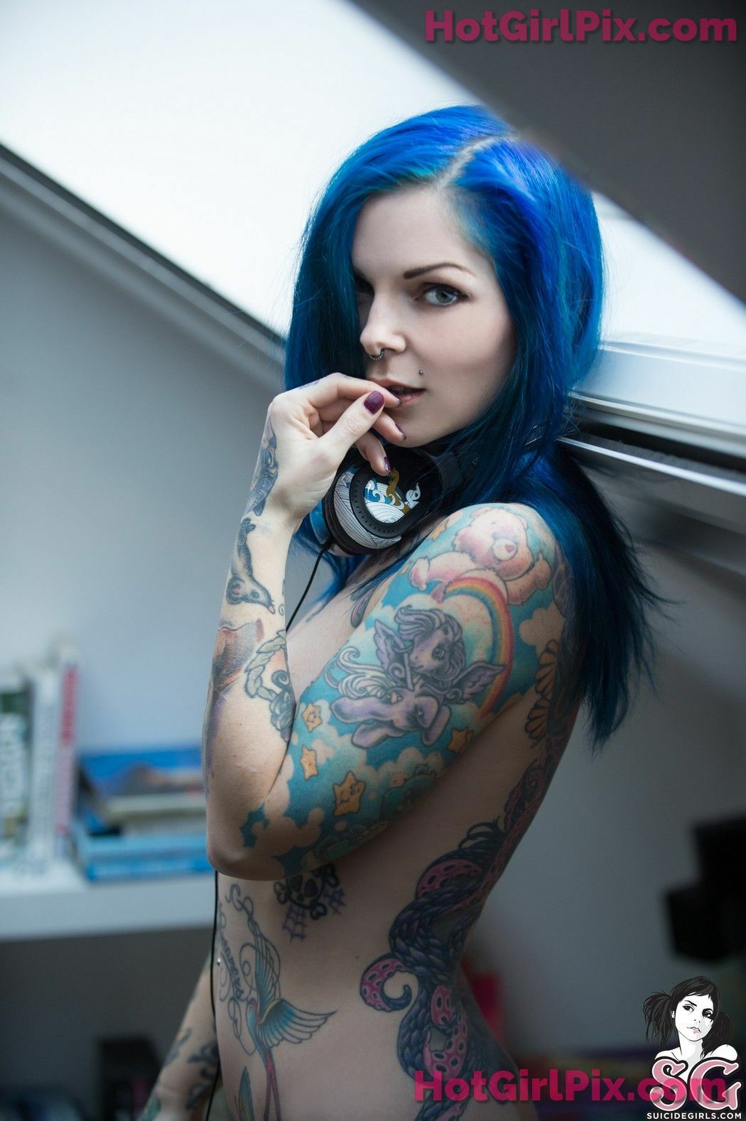 [Suicide Girls] Riae - Let the Music Play
